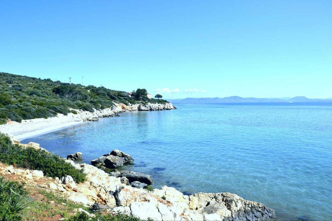 فيلا Blu Marlin SantʼAntìoco المظهر الخارجي الصورة